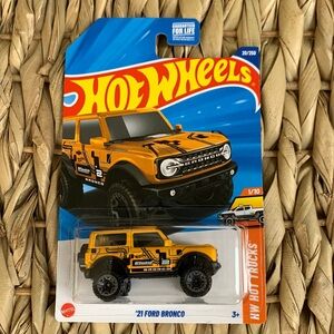2021 Ford Bronco Hot Wheels Yellow SUV Truck Hotwheels New 2025